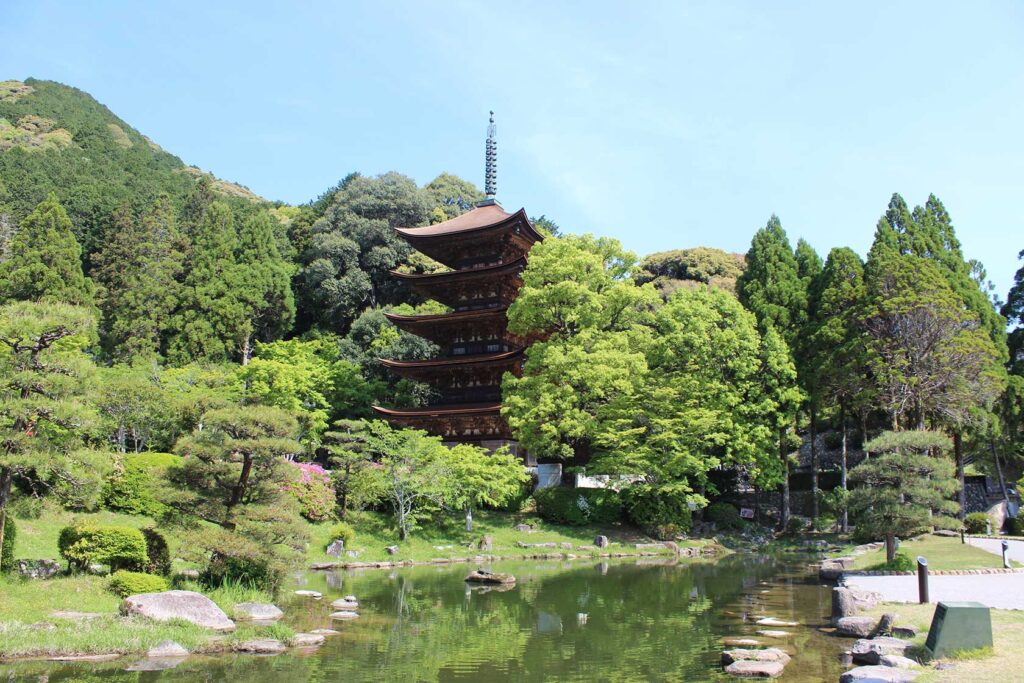 瑠璃光寺五重塔