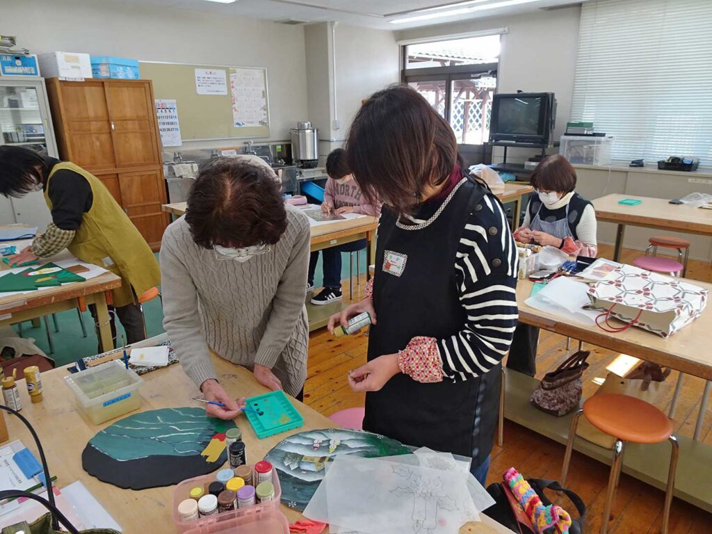 伝承総合センター「トールペインティング教室」